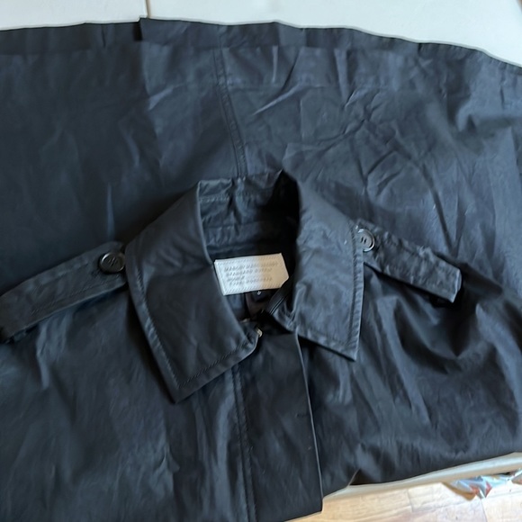 Marc by Marc Jacobs size  large black lightweight waterproof cape fits MED to XL - Picture 13 of 15